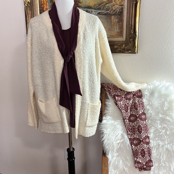 Bundle of New & NWOT, Med Top + Med Legging. Lg Cardi Sweater with Pockets - Picture 14 of 14